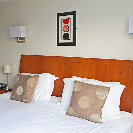 Отель Clough Manor Denshaw Экстерьер фото