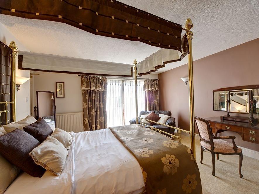 Отель Clough Manor Denshaw Экстерьер фото