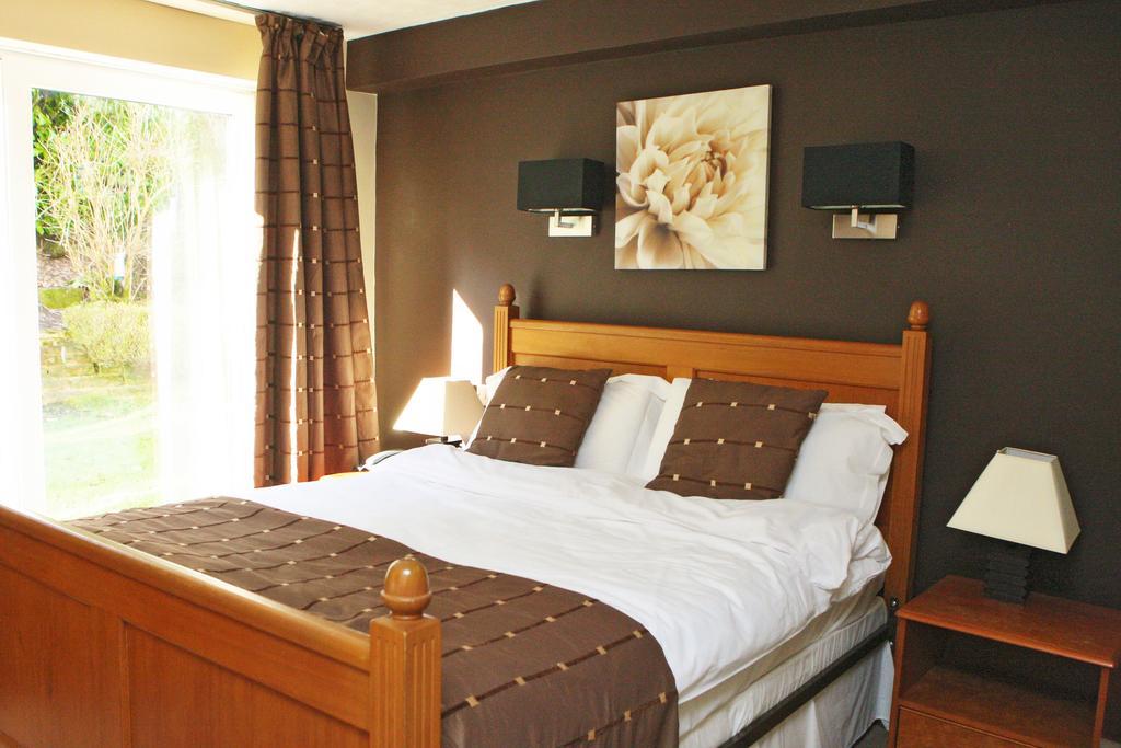 Отель Clough Manor Denshaw Номер фото