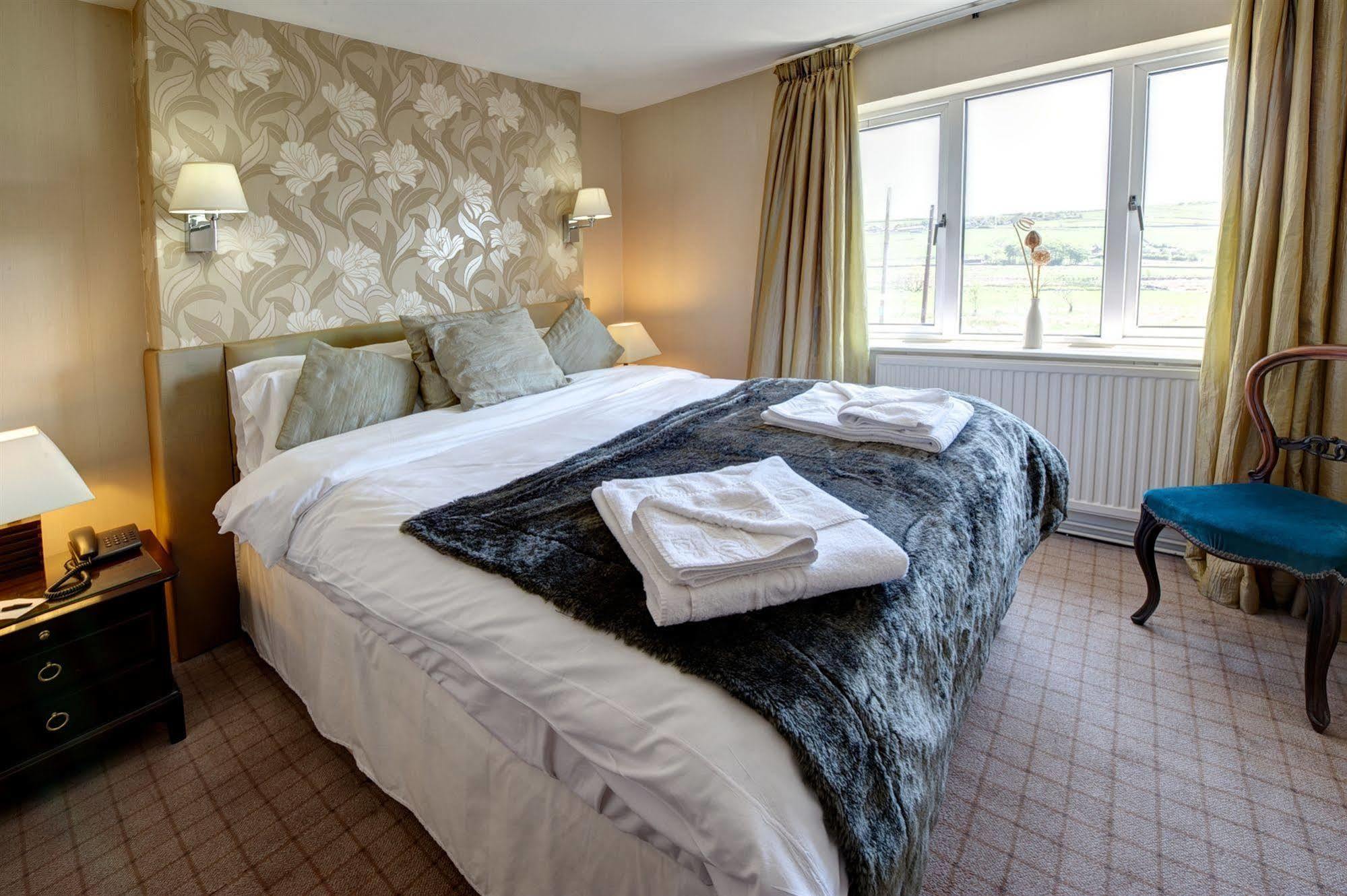 Отель Clough Manor Denshaw Экстерьер фото