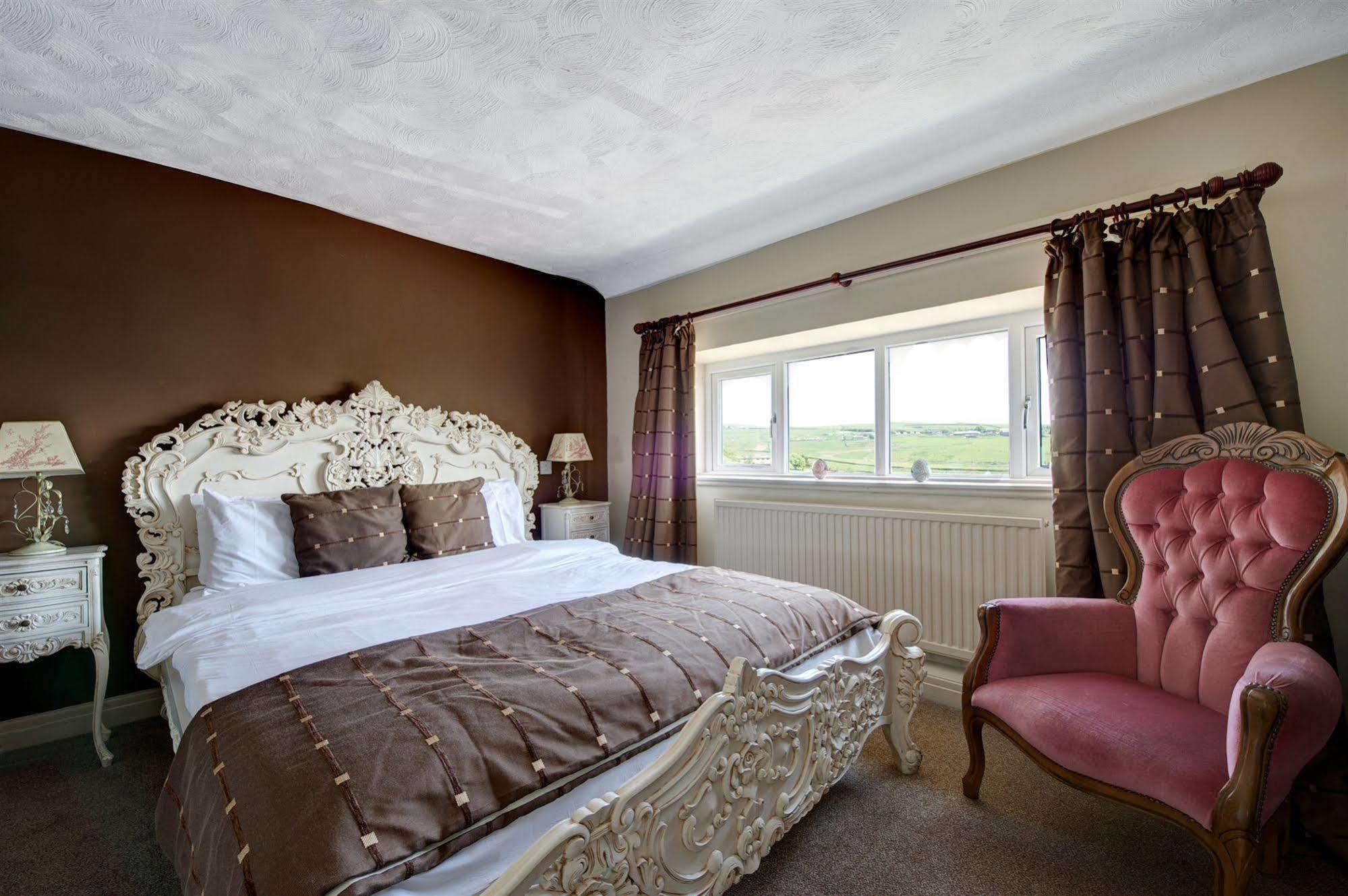 Отель Clough Manor Denshaw Экстерьер фото