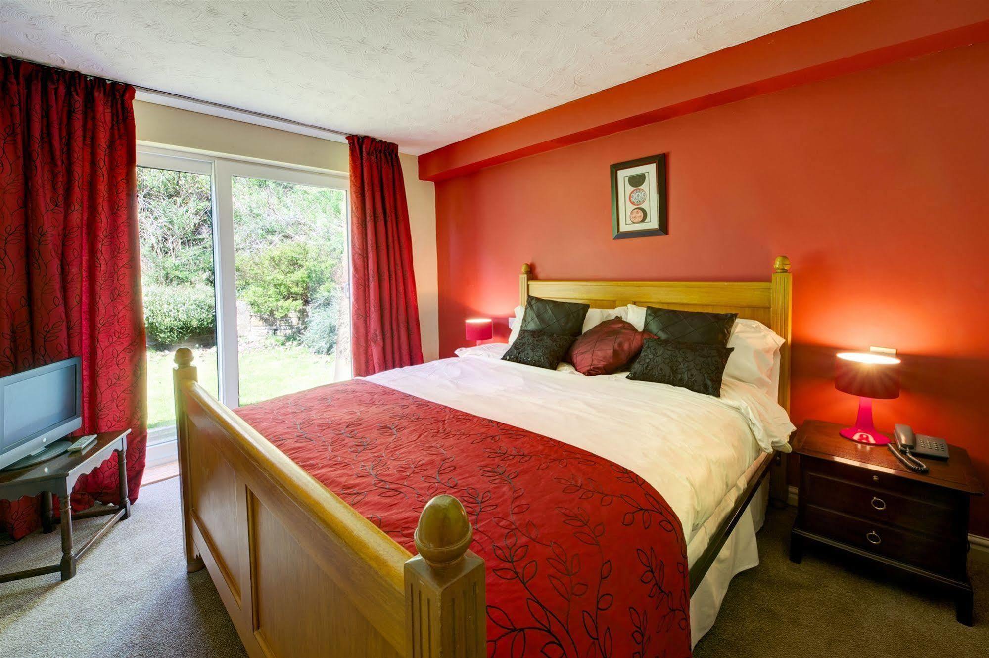 Отель Clough Manor Denshaw Экстерьер фото