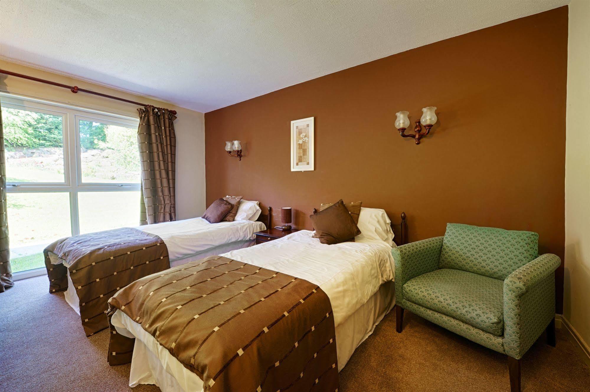 Отель Clough Manor Denshaw Экстерьер фото