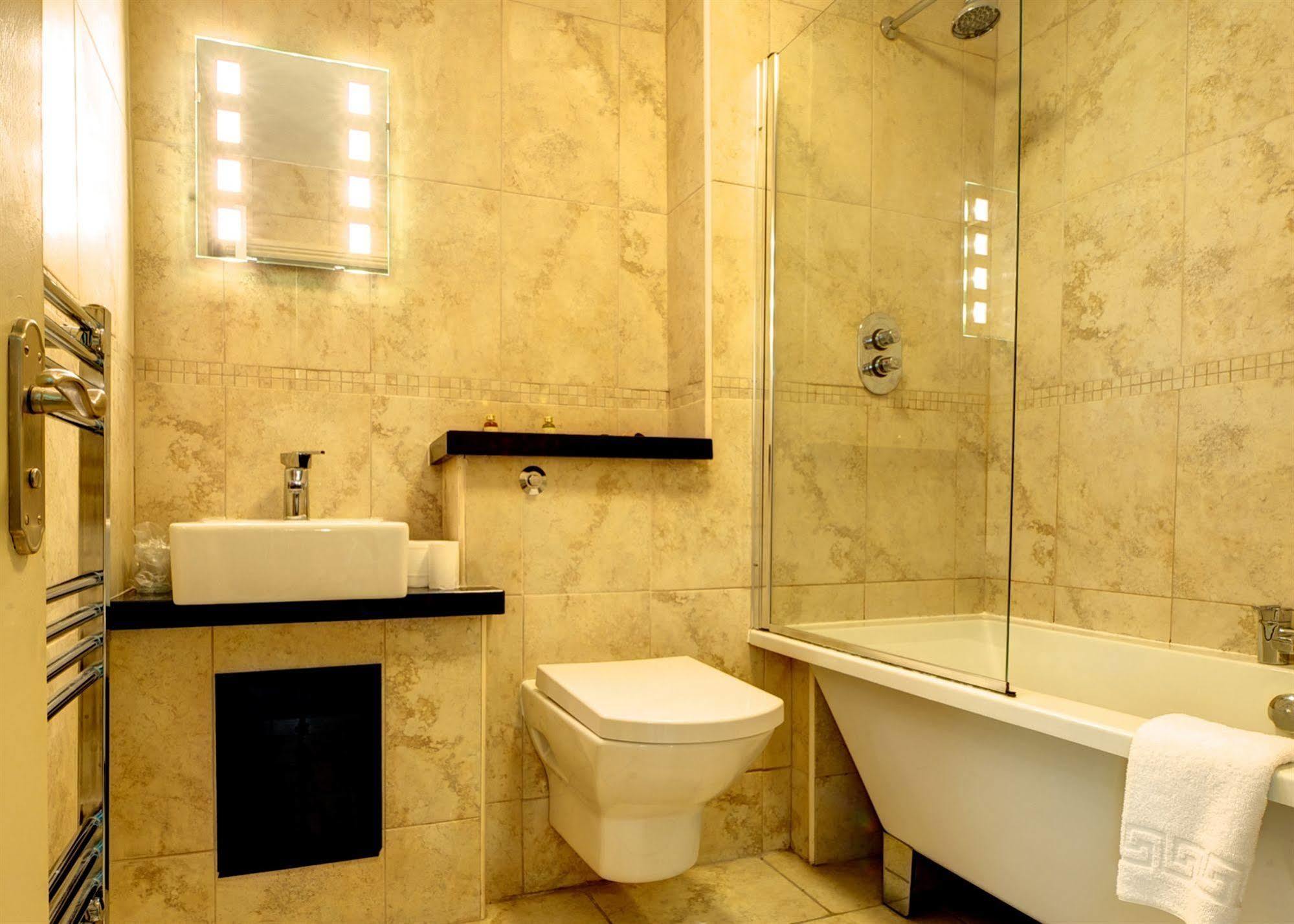 Отель Clough Manor Denshaw Экстерьер фото