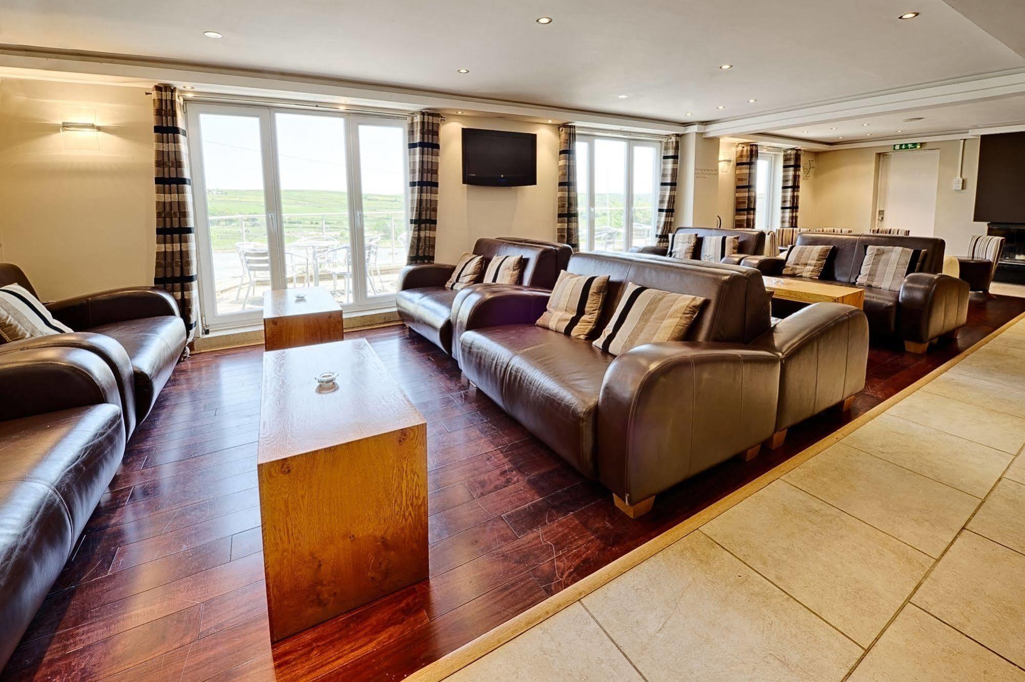 Отель Clough Manor Denshaw Экстерьер фото