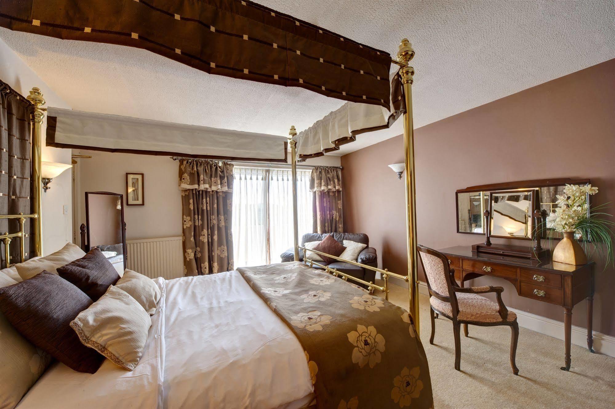 Отель Clough Manor Denshaw Экстерьер фото