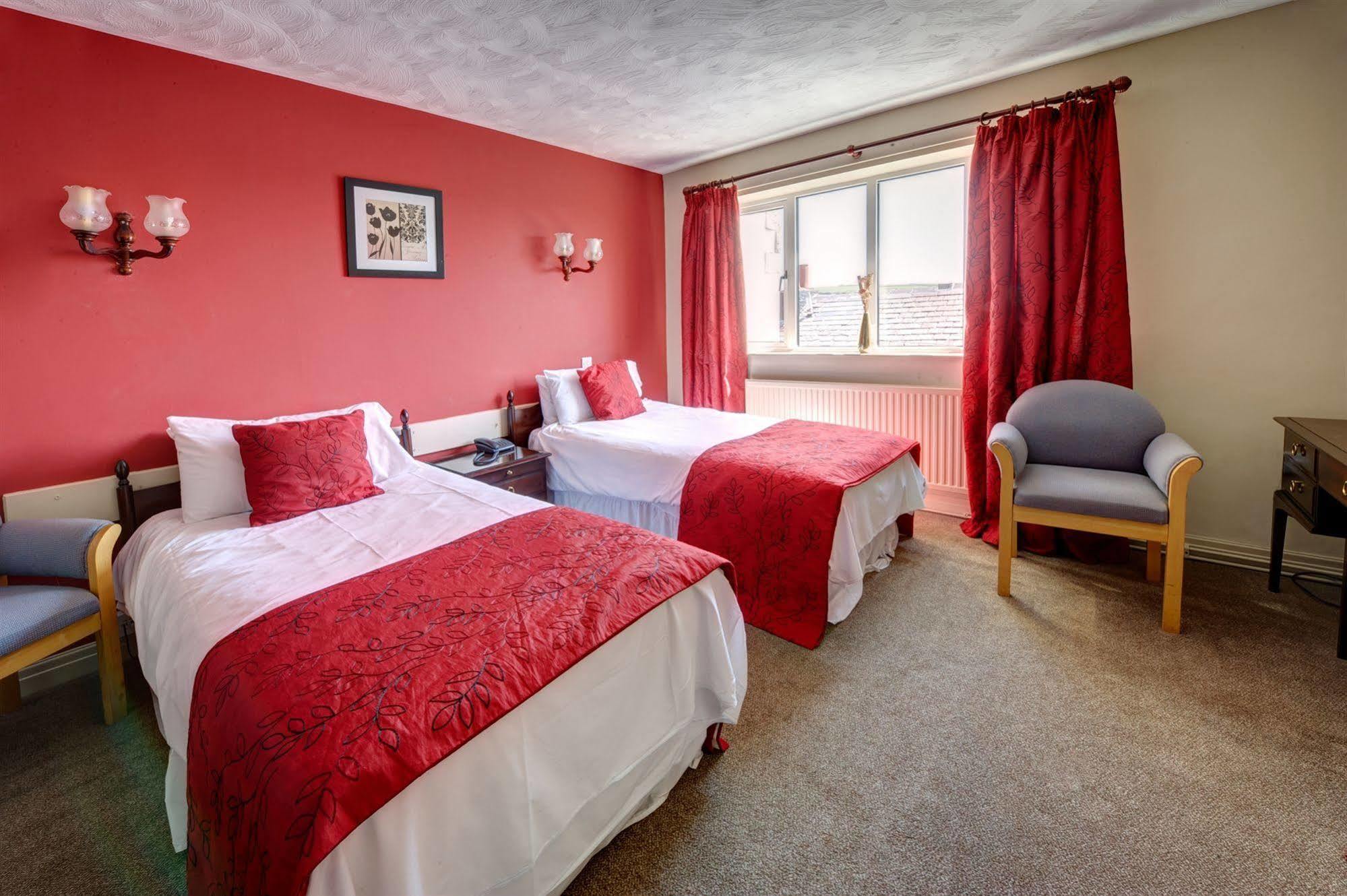 Отель Clough Manor Denshaw Экстерьер фото